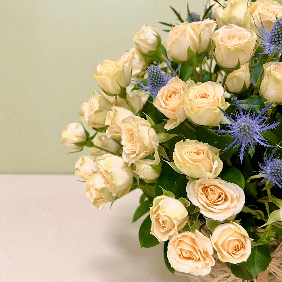 Canasto Mini Rosas & Eryngium